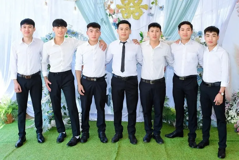 ซึ้งใจกับคู่สามีภรรยายากจนเลี้ยงลูกชาย 7 คนไปเรียนมหาลัย: ไม่กล้าที่จะซื้อเสื้อใหม่