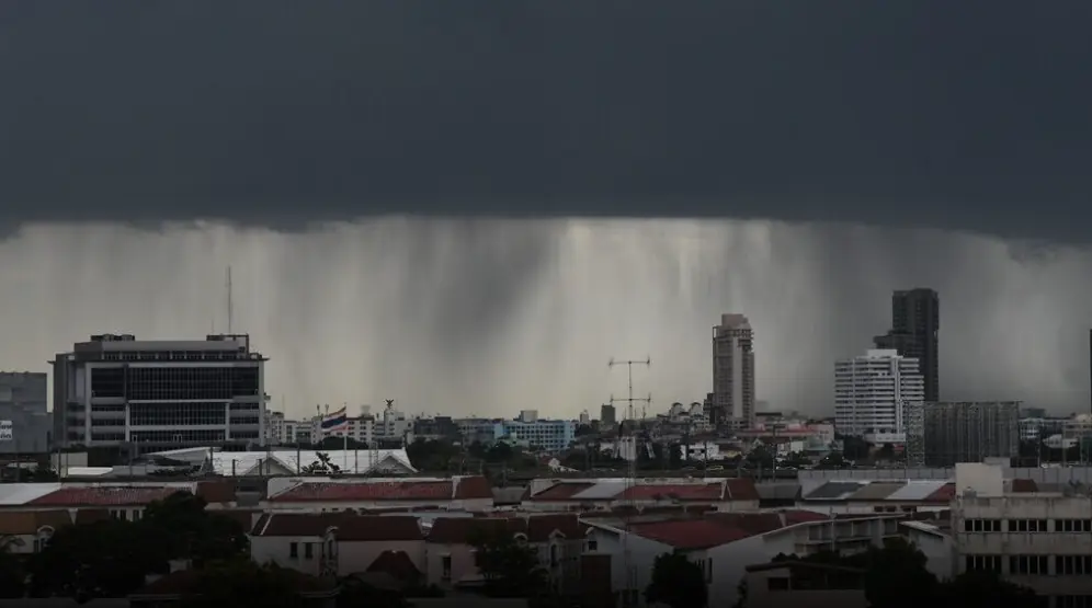 เตือนทั่วไทย พายุฤดูร้อนถล่ม ระวังอันตราย ฝนฟ้าคะนอง ฟ้าผ่า ลมกระโชกแรง ลูกเห็บตก