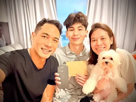 "น้องไตตั้น" ลูกชาย "ตุ้ย ธีรภัทร์" โตเป็นหนุ่มแล้ว เทียบความหล่อสูสีคุณพ่อมาก