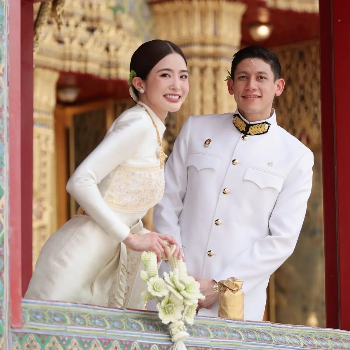 "มายด์ ลภัสลัล" สวมชุดไทยสวยสง่า เข้าพิธีมงคลกับเจ้าบ่าว "พาย สุนิษฐ์" ทายาทหมื่นล้าน งดงามม