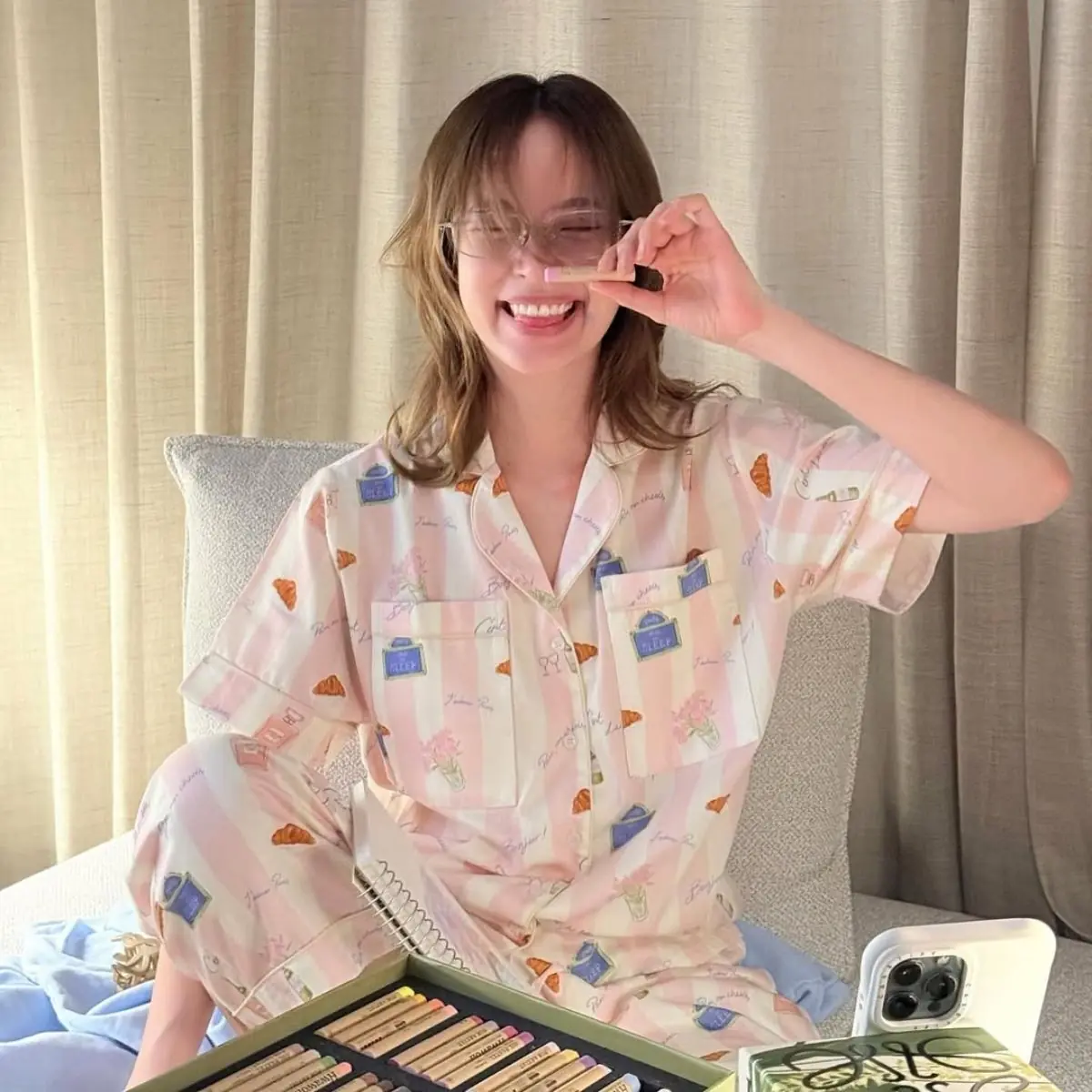 "ณิชา" ช็อตเดียวสะดุดตามาก โมเมนต์ขับรถเล่นชิลล์ในวันหยุด ดูแล้วยิ้มตามเลย