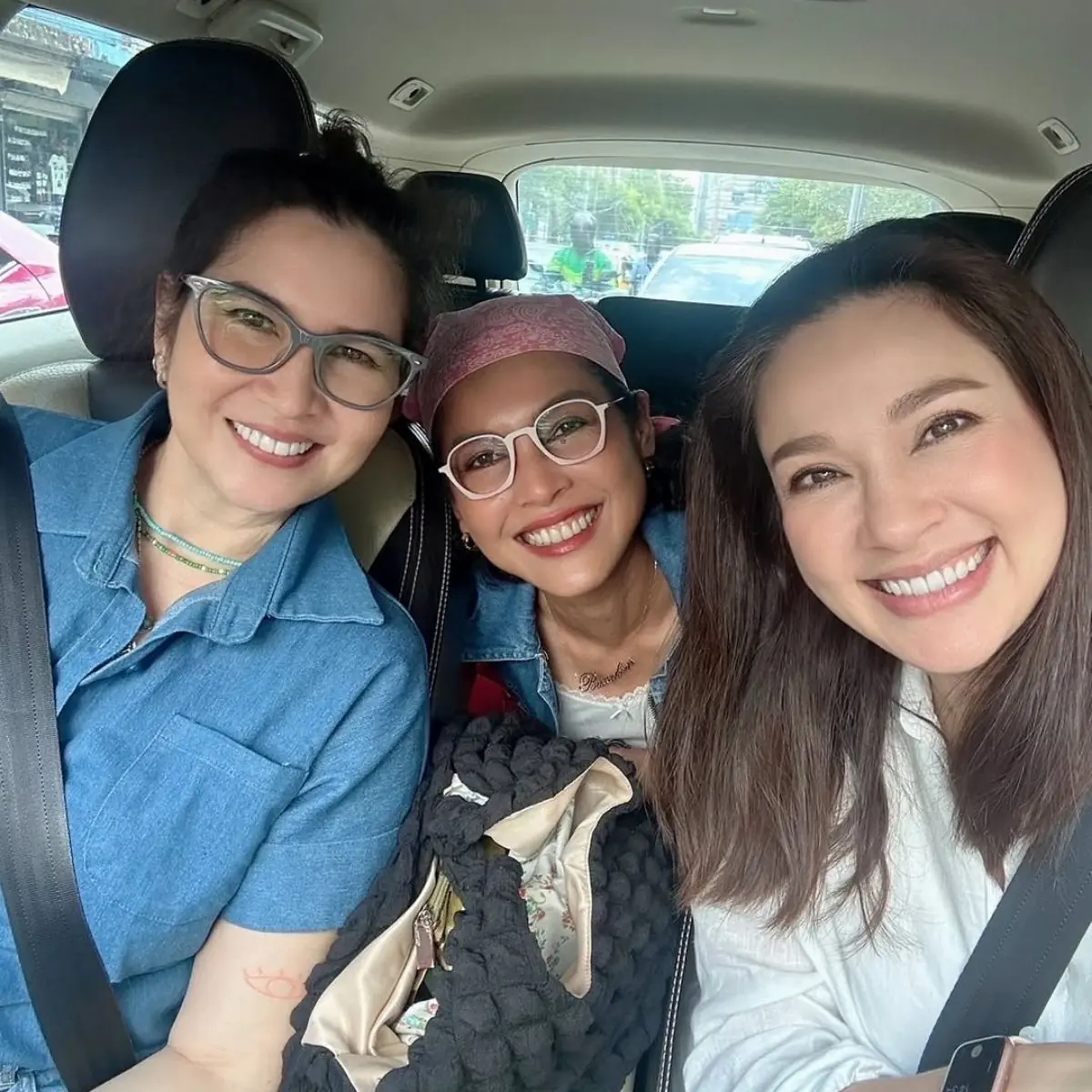 3 นางเอกในตำนาน "หมิว ลลิตา-หน่อย บุษกร-แหม่ม คัทลียา" ช็อตเดียวทำสะดุดตามาก