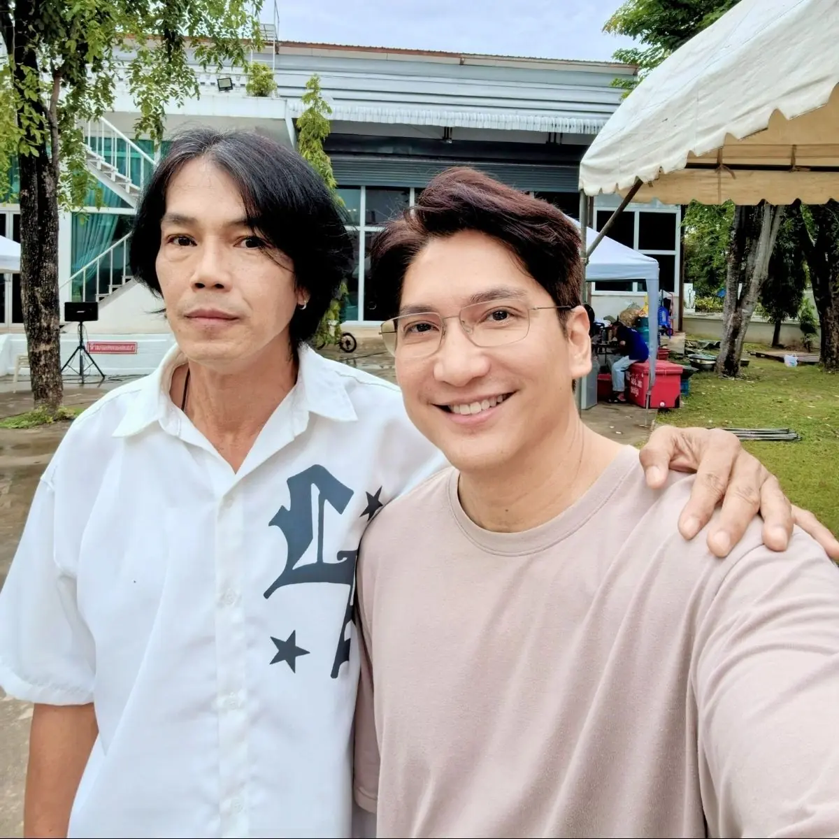 "หนึ่ง มาฬิศร์" ลงภาพกับเพื่อนนักแสดงละครจักรๆ วงศ์ๆ ทำแฟนๆ คิดถึงพระเอกเกราะเพชรเจ็ดสี