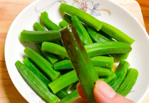 กระเจี๊ยบเขียวดีจน 9 ใน 10 คนยังยกนิ้วให้ แต่หมอเตือน! 3 กลุ่มคนนี้กินแล้วอาจอันตรายยิ่งกว่าย