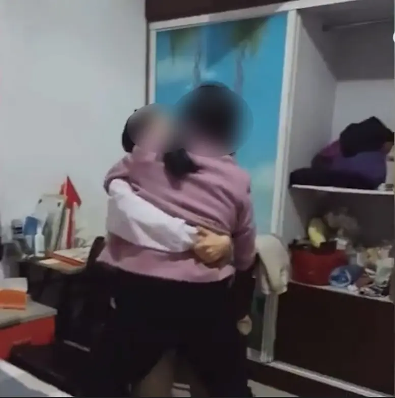 สาว ป.โท ดูแลแม่ป่วยอัมพาตมานาน 4 ปี จนมารู้ความจริง เมื่อเห็นภาพวงจรปิดตอนดึก