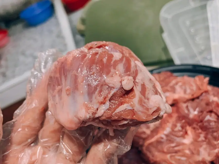 ส่วนสองส่วนของหมูหนักแค่สองขีดเท่านั้น แต่มีคุณค่าเท่ากับโสมและรังนก ถ้าเห็นในตลาดอย่า