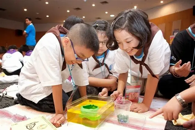 4 พฤติกรรม “แปลกๆ” ของเด็ก ที่แท้เป็นสัญญาณของความฉลาดพิเศษ – พ่อแม่ไม่ควรห้าม!