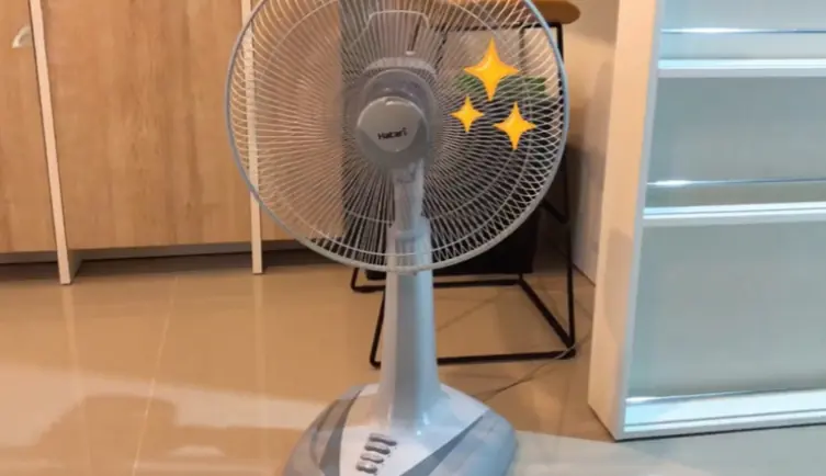 พัดลมที่ฝุ่นจับหนา ไม่ต้องถอดล้างก็ได้ ทำแบบนี้แค่ 5 นาที ฝุ่นก็หายเกลี้ยง