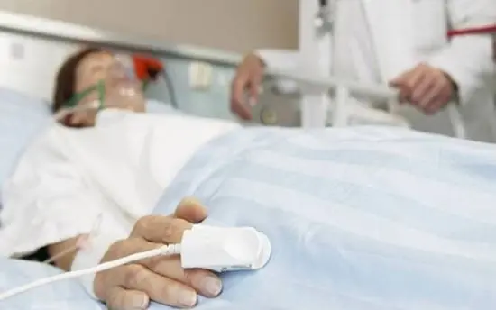 หญิงสาว “ปอดกลายเป็นสีขาว” เพราะเธอทำแบบนี้เองตอนที่เป็นไข้