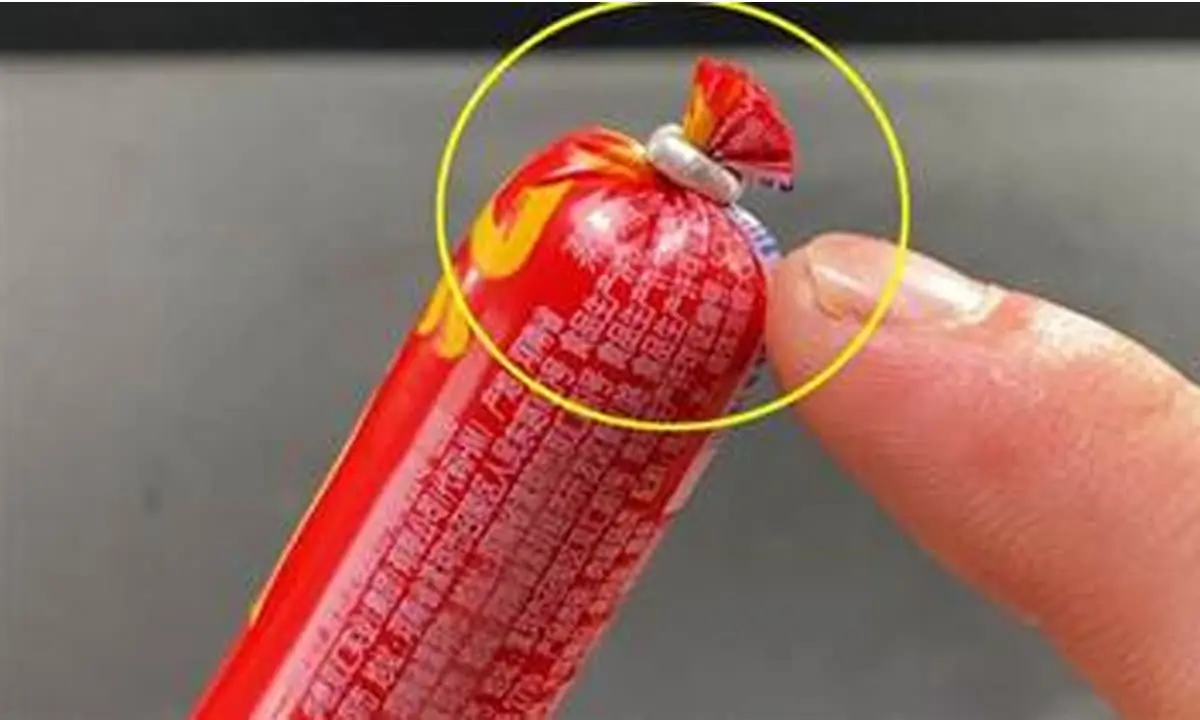 วงแหวนอลูมิเนียมของไส้กรอกมี "กลไกเล็ก ๆ" ที่สามารถลอกออกได้เพียงแค่แตะเบา ๆ สะดวกมาก