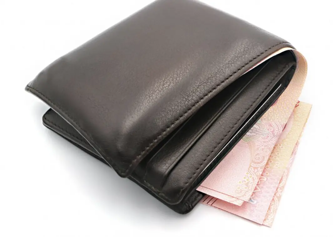 4 สิ่งต้องห้าม อย่าใส่ไว้ในกระเป๋าสตางค์ ถ้าไม่อยาก "ลาภหาย"