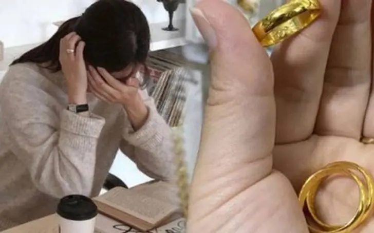 ปลื้มใจสุดขีด แม่สามีให้ "แหวนทอง" แต่พอเห็นชื่อที่สลักด้านใน รีบถอดทิ้งทั้งน้ำตา...