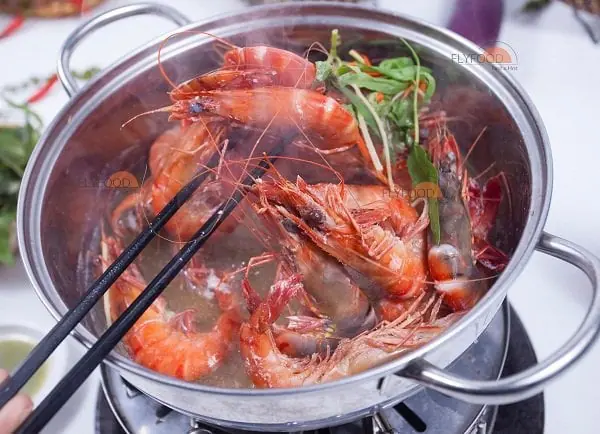 ใส่สิ่งนี้ตอนต้มกุ้งกลิ่นคาวหาย กุ้งแดงสวย รสชาติดีขึ้นทันที!