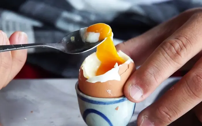 เชฟเผยเคล็ดลับต้มไข่ออนเซ็น “ไม่พังแน่นอน” ด้วยวัตถุดิบที่มีในตู้เย็นทุกบ้าน!