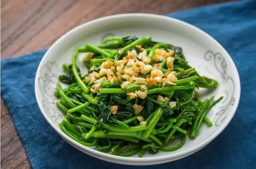 ผักชนิดหนึ่งที่ดีเทียบเท่า ‘ยาอายุวัฒนะ’ เป็นศัตรูตัวร้ายของมะ.เร็.ง ขึ้นอยู่เต็มสวน แต่ห