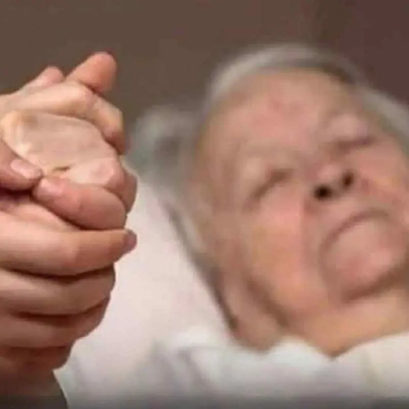 หากพ่อแม่ของคุณมีสัญญาณเหล่านี้ — พวกเขาอาจกำลังจะจากไปตลอดกาล เตรียมใจรับมือสิ่งเลวร้า