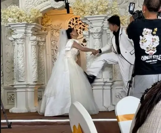 เจ้าบ่าวถี.บเจ้าสาวล้.ม.โ.ค.ร.ม ด่.าลั่นกลางงานแต่ง หลังได้รับข้อความจากแฟนเก่าฝ่ายหญิง