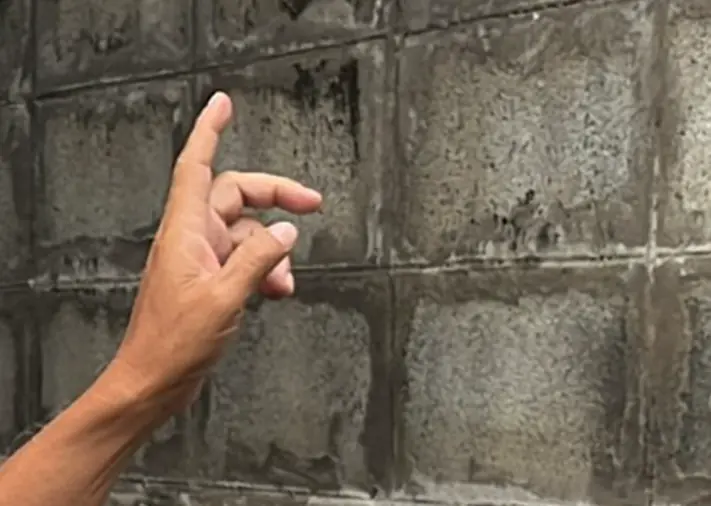 เพื่อนบ้านมหาภัย ออกจากบ้านแต่เช้า ไม่อยู่พบเจ้าหน้าที่ ผู้เสียหายอีกรายเผย แค่เสียงชาม