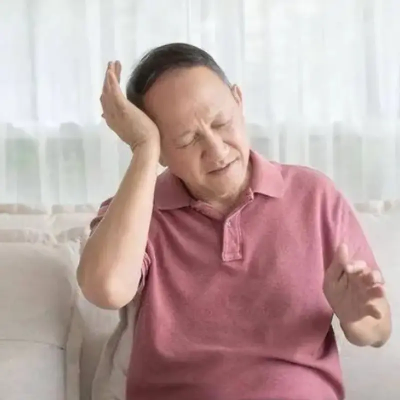 ชายวัย 65 ปีเสียชีวิตในเวลา สี่ทุ่มกว่า — แพทย์เตือนว่า ไม่ว่าจะ กระหายน้ำแค่ไหน ก็ ห้ามดื่ม