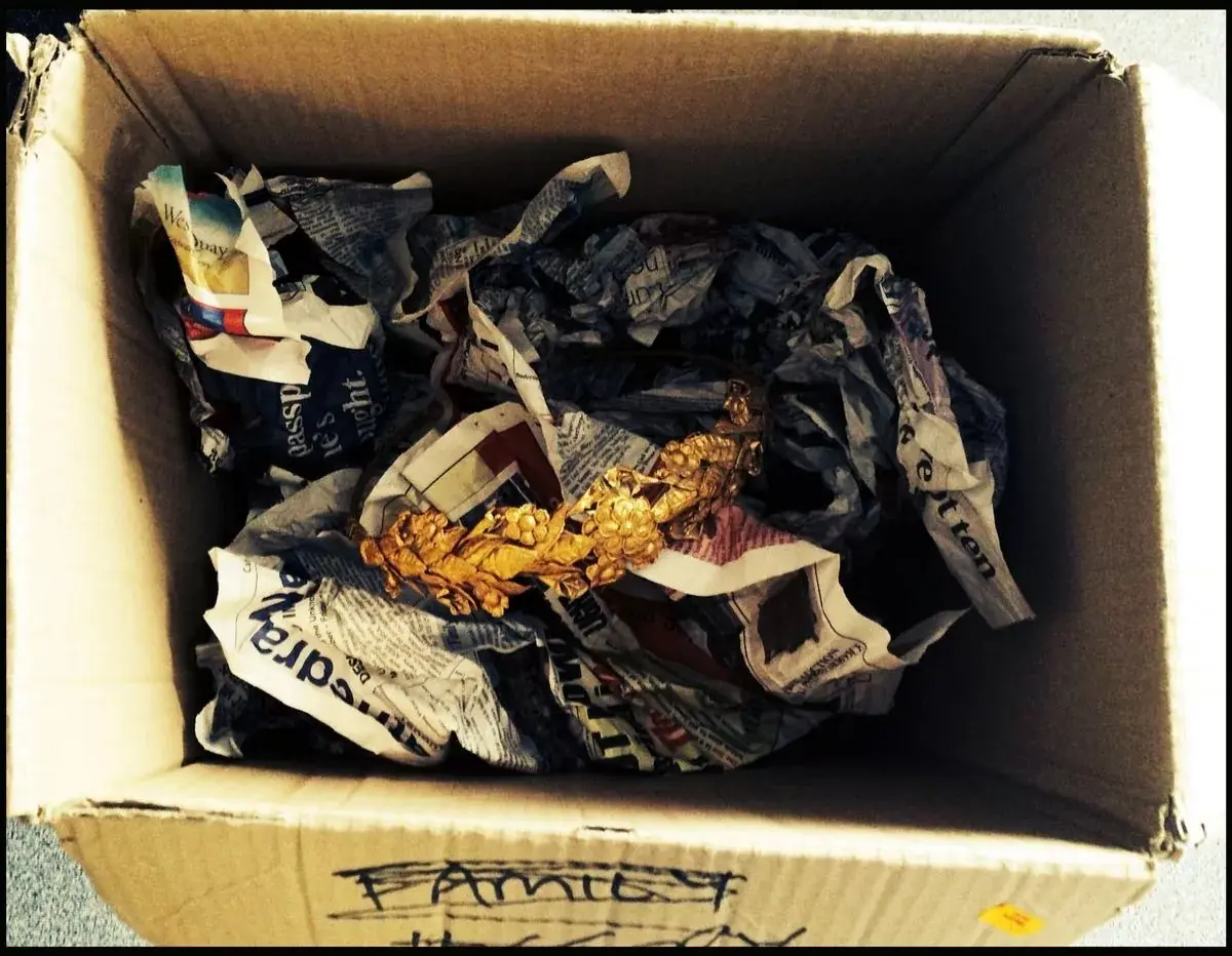 ชายชราตกใจ เพิ่งรู้ "มง.กุฎ.ทอ.ง.คำ" ที่อยู่ใต้เตียง เก่าแก่กว่า 2,300 ปี รู้มูล.ค่าอึ้งตาแตก