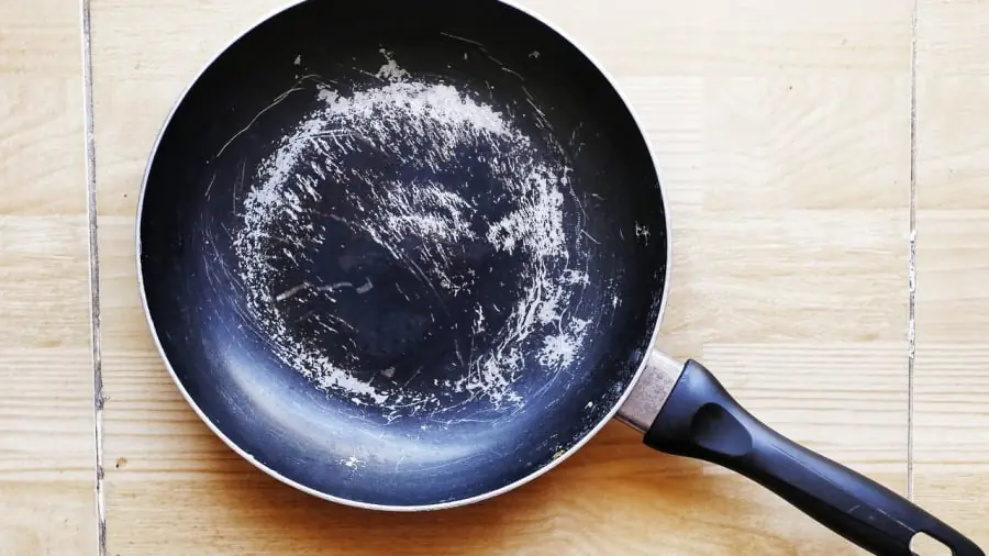 เคล็ดลับฟื้นฟูชั้นกันติดของกระทะ