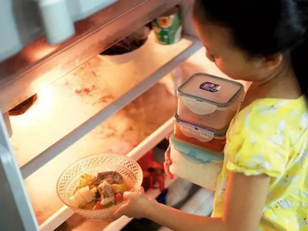 3 อาหารที่ปรุงแล้วกินไม่หมดควรทิ้งทันที! ห้ามเก็บค้างคืนในตู้เย็นหรืออุ่นซ้ำ — อันตรายต่อ