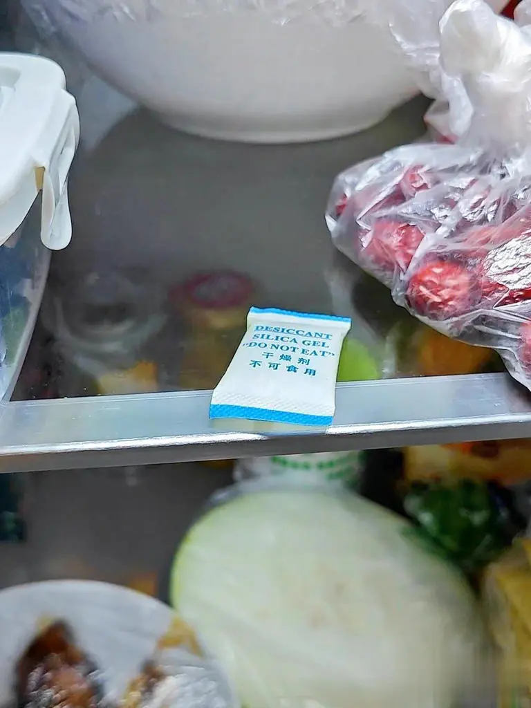 อย่าเพิ่งรีบทิ้งซองดูดความชื้นที่อยู่ในถุงขนมหรือของกิน เพราะถ้าวางไว้ “ถูกที่” คุณจะได