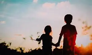 ในหมู่พี่น้องร่วมสายเลือด คนไหนมักเป็นผู้ที่ “ลำบาก” หรือ “โชคร้าย” มากที่สุด?