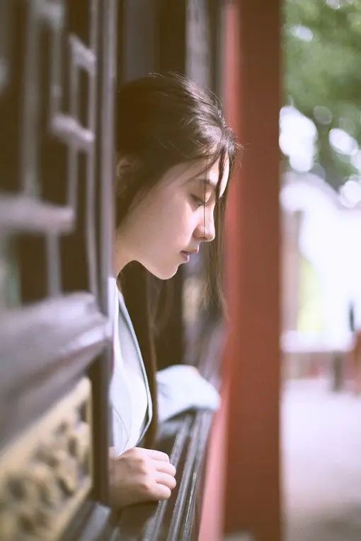 “ร้านชานมถูกสามีเก่าปั่นป่วนจนเกือบเจ๊ง แต่คนที่ช่วยฉันไว้กลับเป็น ‘รักแรก’ ที่เคยทิ้งไ