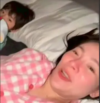 "ดีเจต้นหอม" หอบผ้านอนที่ห้องรองเท้า เผยเหตุผลที่ทำให้กลายเป็นผู้ประสบภัย