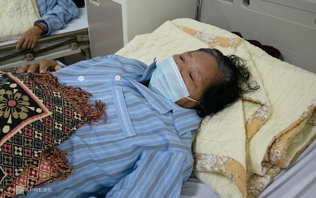 หญิงวัย 54 ดับกะทันหันกลางดึก หมอเตือนอย่าดื่มน้ำ 2 ชนิดก่อนนอน แม้กระหายแค่ไหน