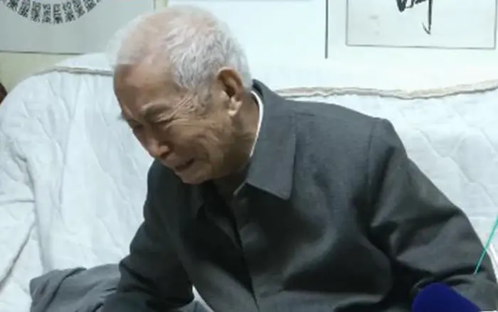 ลูกชายไล่พ่อวัย 70 ปีที่ป่วยหนักออกจากบ้าน แอบขายบ้านเอง จนกระทั่งได้อ่านพินัยกรรม ถึงกับ