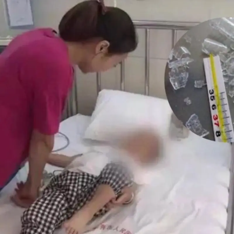 เด็กหญิงวัย 3 ขวบกัดและทำลายเทอร์โมมิเตอร์จนแตกและกลืนปรอทเข้าไป แม่ดูแลลูกอย่างชาญฉลาด