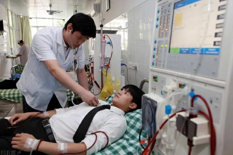 หนุ่มโสดวัย 24 ปีช็อก ตรวจพบไ.ต “เกือบพัง” แพทย์ได้แต่ถอนหายใจ: “ผู้ชายจำนวนมากมี 2 พฤติกรรมเ