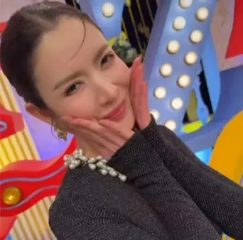 รวมความฮอต "นุ่น-แอฟ-ชมพู่" คลิปเต้นด้วยกัน แต่มีคนนึงถูกโฟกัสเต็มๆ