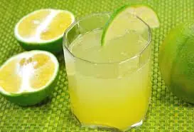เช็กด่วน! 6 กลุ่มคนไม่ควรดื่มน้ำมะนาว แม้มีประโยชน์มากแต่เสี่ยงอันตรายกว่าที่คิด