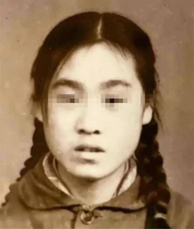 เจ้าสาวร่ำไห้สะอึกสะอื้น หลังแต่งงานกับสามีถึง 4 คนภายในระยะเวลาเพียง 3 ปี แต่สามีทุกคนกลั