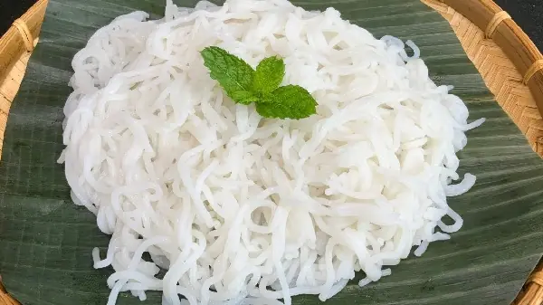 3 กลุ่มคนไม่ควรกินเส้นขนมจีน ชอบแค่ไหนก็อย่าเผลอหยิบกิน