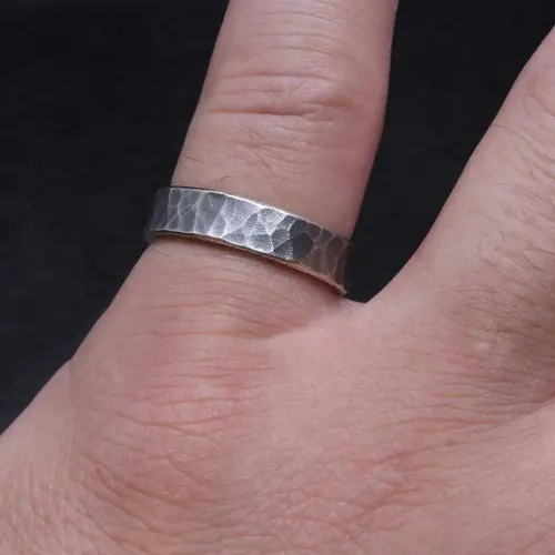 คนส่วนใหญ่ไม่รู้ความหมายของการสวมแหวนที่นิ้วหัวแม่มือ