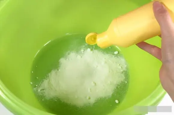 ผ้าไม้ถูพื้นสกปรกแค่ไหนก็เอาอยู่! แค่ใส่ “สิ่งนี้” ลงในน้ำ สะอาดไว ไร้กลิ่น ไม่ต้องซักแรง