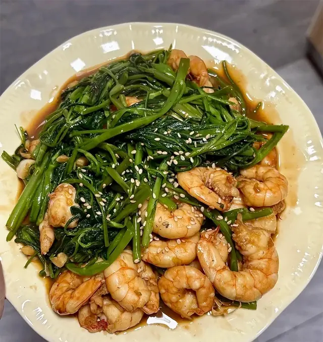 แพทย์กำลังกินอาหารเหล่านี้เพื่อดูแลและปกป้องหลอดเลือด: กินเพียงทุก 2 วัน ช่วยลดไขมันในเลื