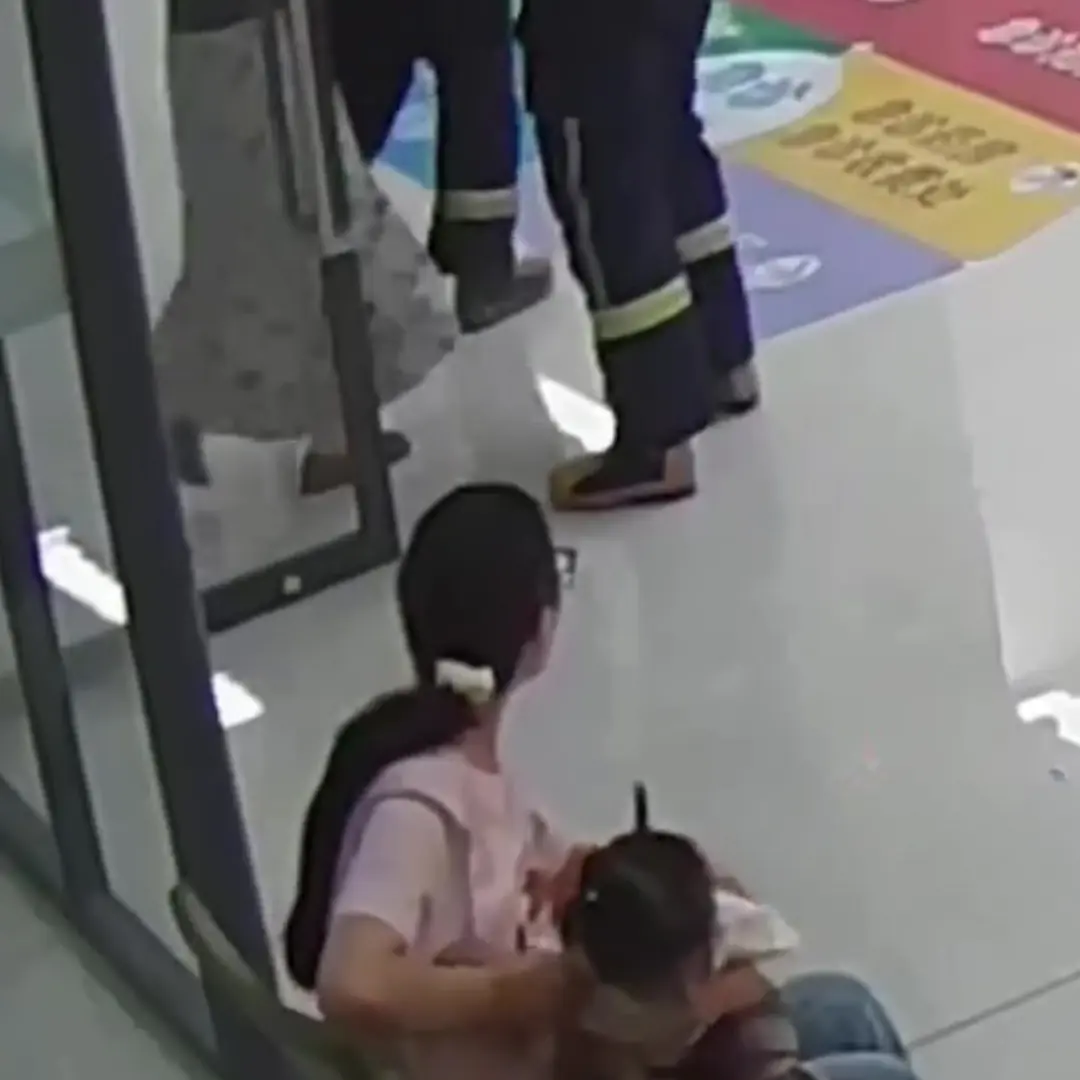คิดว่าจะเจ็บ แต่จบด้วยซึ้ง! เมียเจอผัวมากับเด็กคนอื่นกลางรพ. พอรู้เหตุผลแล้วพูดไม่ออก