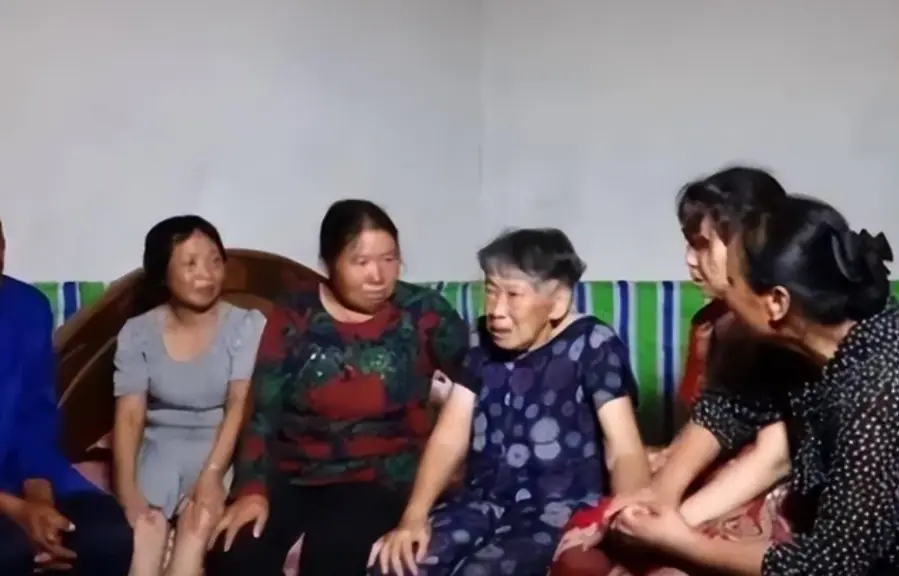 แม่ไปจ่ายตลาดกับพ่อ ก่อนหายปริศนา 28 ปีกว่าลูกจะเจอ เล่าบีบหัวใจ "ถูกพาไปไหนมา"