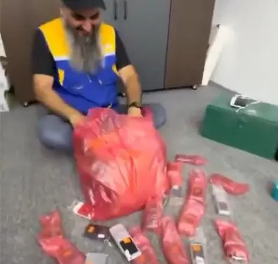 พ่อค้าลิเบียช็.อก เจอพัสดุข้ามทศวรรษ สั่งตั้งแต่ 2010 มาส่งถึง 2026