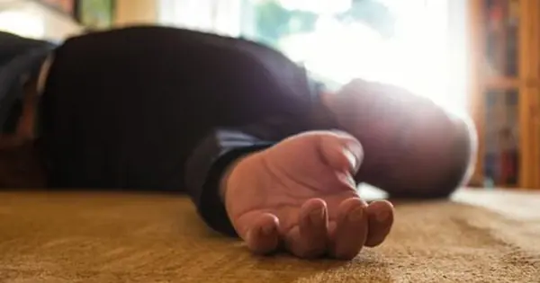 ก่อนเกิดภาวะเส้นเลือดในสมองแตกหรือตีบประมาณ 15 นาที ร่างกายมักแสดงสัญญาณที่ชัดเจน 4 อย่าง ไ