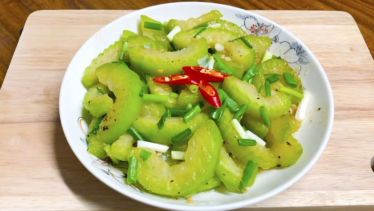 ครอบครัว 4 คนเกือบเอาชีวิตไม่รอด หลังกินผักชนิดนี้ แพทย์เตือนพิษร้ายแรงยิ่งกว่าสารหนู