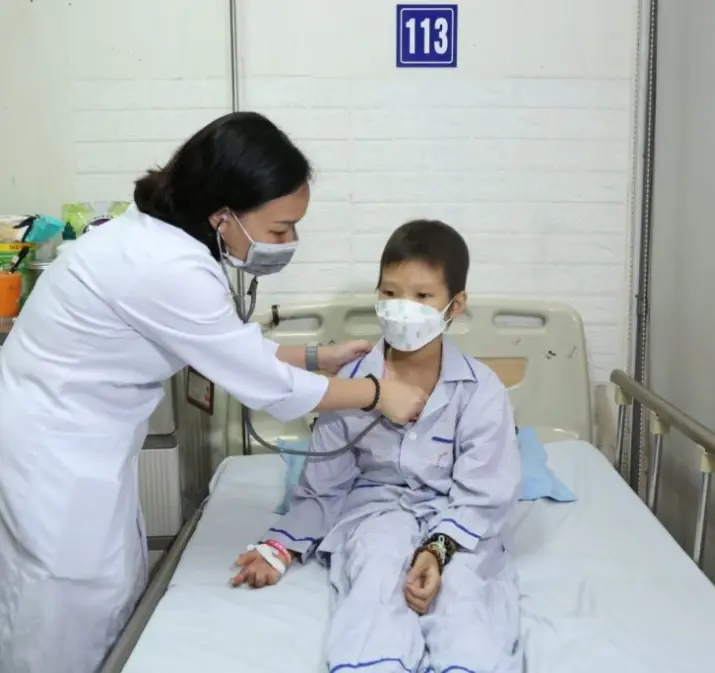 หัวอกแม่สลาย! ลูกชาย ป.2 ปวดท้องหนัก ตรวจเจอ “มะเร็งลำไส้” เพราะกิน 2 เมนูนี้ตั้งแต่เด็ก