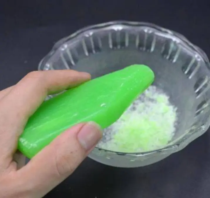 เทน้ำส้มสายชูขาวลงในสบู่ ประโยชน์สุดยอดที่ทุกบ้านต้องชอบ