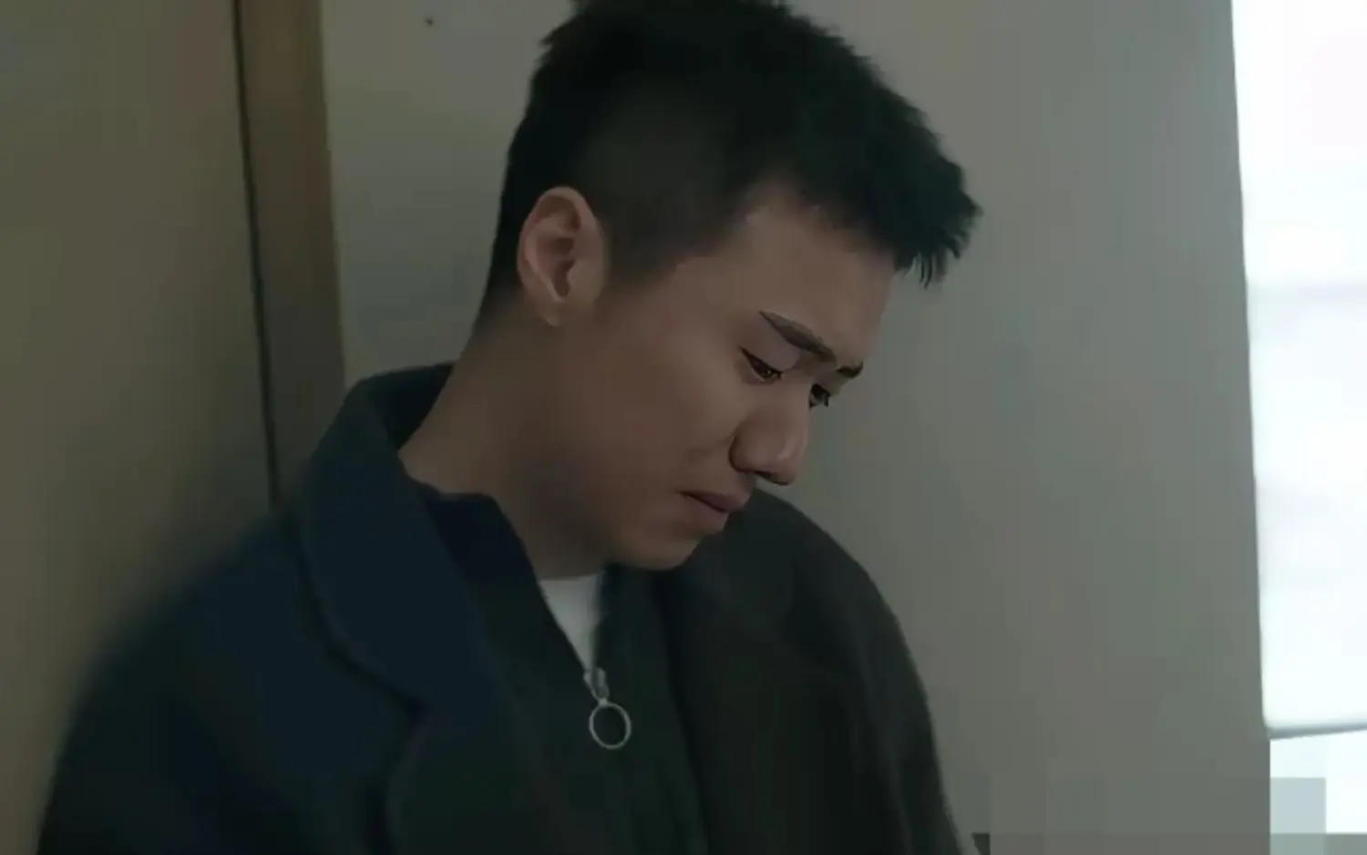 โศกนาฏกรรม "รวยข้ามคืน" หนุ่มถูกหวย 6 ล้าน แต่เสียญาติ ลูกโดนซ้อม บ้านยังอยู่ไม่ได้!