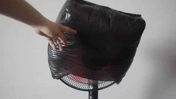 วิธีทำความสะอาดพัดลมไฟฟ้าโดยไม่ต้องถอดประกอบ